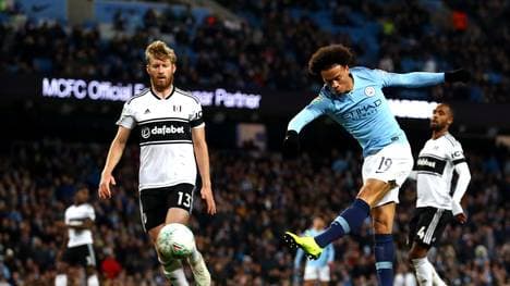 Leroy Sane (r.) steht mit Manchester City im Viertelfinale des Ligapokals