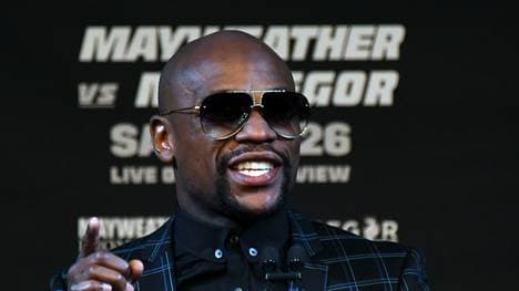 Floyd Mayweather Jr. v Conor McGregor - News Conference