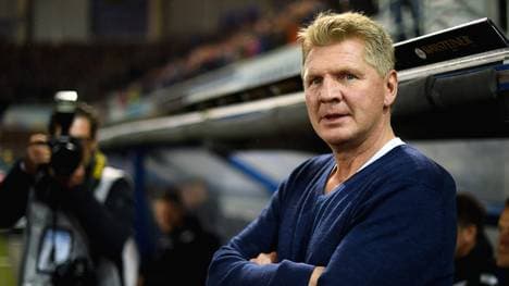 Paderborns Trainer Stefan Effenberg freut sich auf das Pokalspiel in Dortmund 