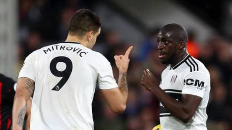 Aleksandar ­Mitrovic (l.) und Aboubakar Kamara stritten sich bereits Ende Dezember um die Ausführung eines Elfmeters
