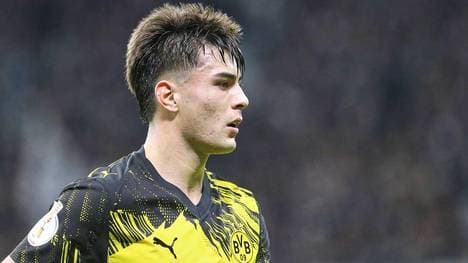 Aarón Anselmino wird gegen Manchester City nicht für den BVB auflaufen