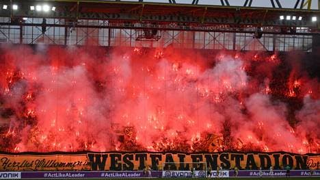 Die "Rote Wand" im Spiel gegen den VfB Stuttgart