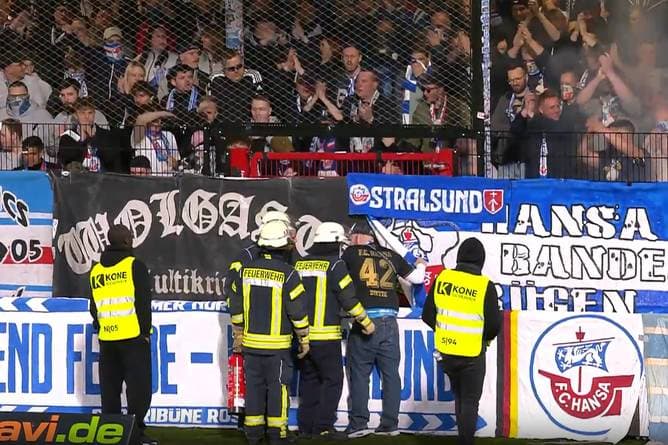 Acht Minuten Unterbrechung! "Feuer in der Gästekurve"