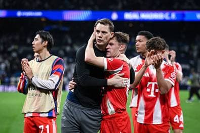 Im Hintergrund passiert etwas