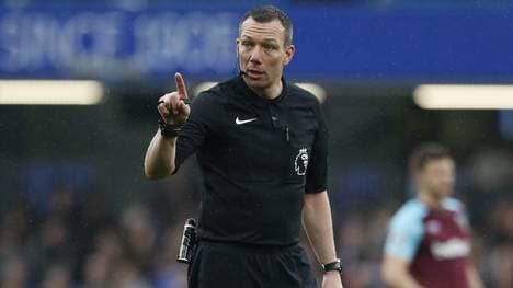 Auch der englische Schiedsrichter Kevin Friend muss weiterhin auf den Videobeweis verzichten
