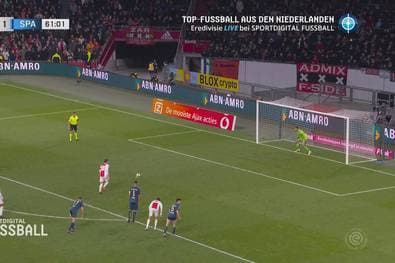 Nach Rückstand: Strittiger Handelfmeter rettet Ajax