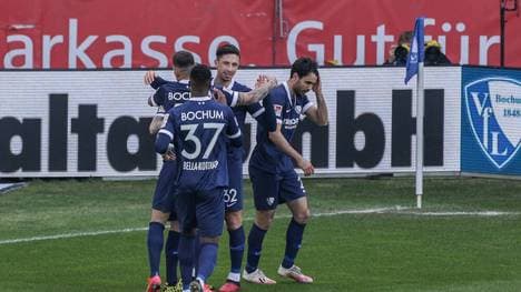 Bochum feiert seinen Treffer zum 1:0