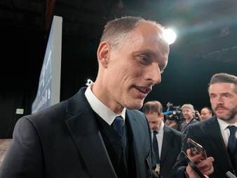 Thomas Tuchel hat seinen Vertrag bei der englischen Nationalmannschaft vorzeitig verlängert. Im Interview erklärt er, wieso ihm der Job bei den Three Lions so viel Spaß macht und äußert sich klar zu seiner Zukunft im Vereinsfußball.