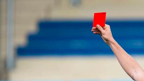 Die rote Karte war für Trainer Rafael Soriano das kleinste Übel. Nach seiner Tätlichkeit wurde er vom Verein entlassen