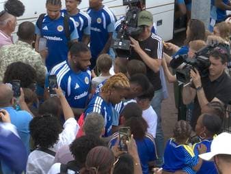 Der karibische Inselstaat Curacao spielt erstmals auf der größten Fußballbühne der Welt. In den Niederlanden bereitet sich der deutsche Gruppengegner aktuell auf das große Abenteuer vor. 