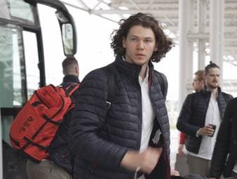 Die Eishockey WM steht vor der Tür! Das DEB-Team ist nach Finnland aufgebrochen und die Vorfreude auf das Auftaktspiel steigt.