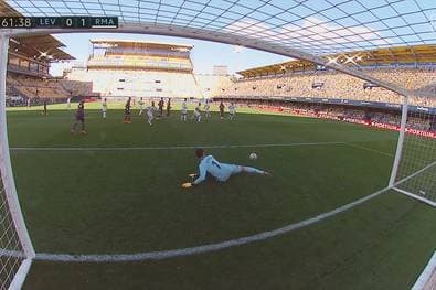 Glanztat! Starker Courtois sichert Real den Spitzenplatz