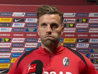 Lucas Höler vom SC Freiburg zeigt sich nach der Niederlage gegen den FC Bayern München frustriert und hadert mit der vom Schiedsrichter festgelegten Nachspielzeit.