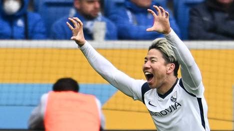 Takuma Asano hat gegen Hoffenheim gleich doppelten Grund zum Jubel
