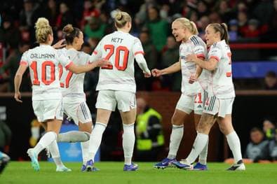 Zwei Rückschlage, eine Gala - Bayerns Traum lebt