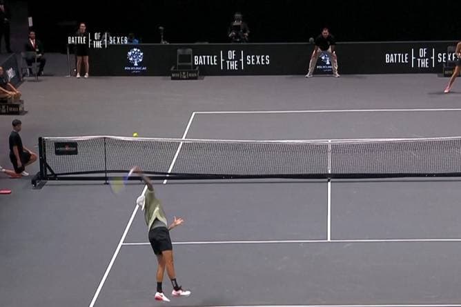 Dieser Aufschlag entscheidet 'Battle of the Sexes'