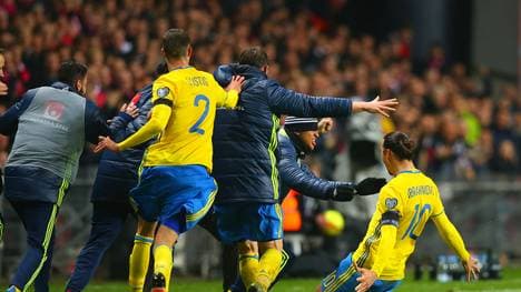 Denmark v Sweden - UEFA EURO 2016 Qualifier: Play-Off Second Leg