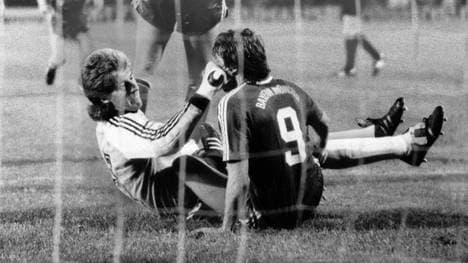 Ein Faustschlag für die Geschichtsbücher: Uli Stein verliert gegen Wegmann die Nerven