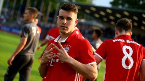 U19 FC Schalke 04 v U19 FC Bayern Muenchen - German Championship Semi Final