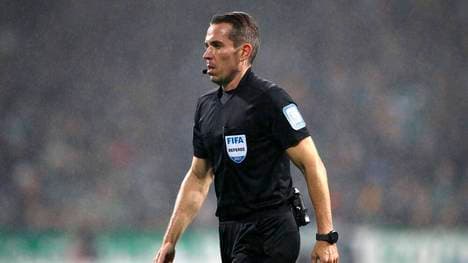 Tobias Stieler musste in Berlin zur Pause passen