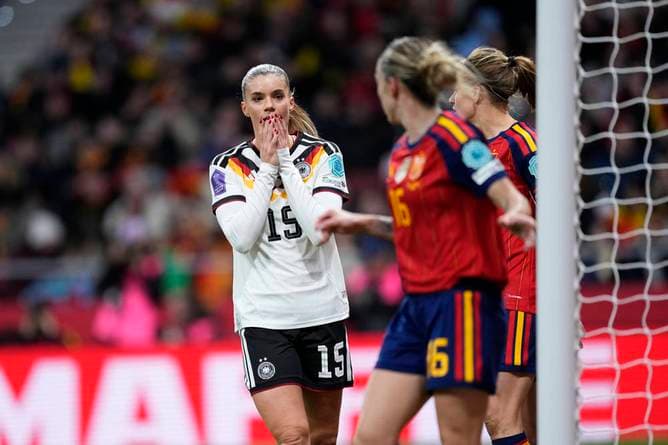 Späte Packung! Deutschland verliert Finale