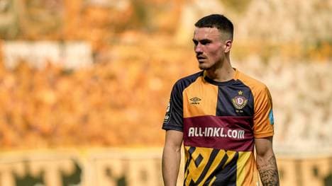 Dennis Borkowski trägt eine weitere Saison schwarz-gelb