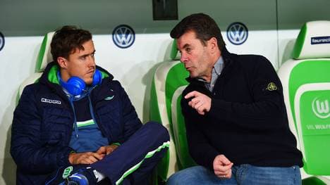 Dieter Hecking (r.) erwartet eine sportliche Reaktion von Max Kruse (l.)