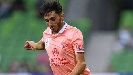Josh Cavallo im Trikot von Adelaide United