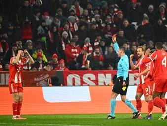 Bayern protestieren gegen Platzverweis