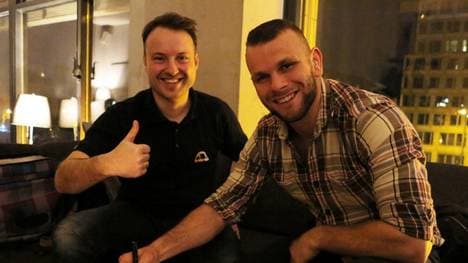 Jessin Ayari (r.) kämpft künftig in der UFC