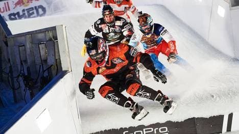 Bei der Red Bull Ice Cross World Championship erwartet die Zuschauer halsbrecherische Action im Eiskanal
 