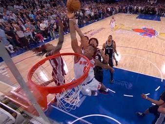 Die New York Knicks liegen in Spiel 4 gegen die Spurs weit zurück, doch starten eine irre Aufholjagd und belohnen sich mit einem Sieg in letzter Sekunde.