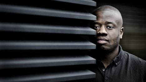 Rodyse Munienge bei einem Fotoshooting 2013