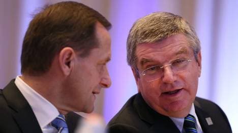 Alfons Hörmann (l.) lobt Thomas Bach für sein Krisenmanagement