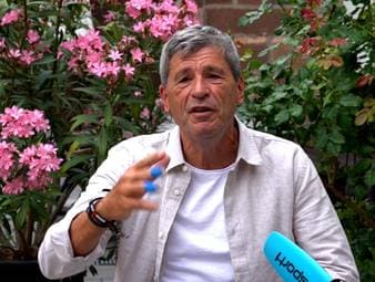 Der FIFA-Skandal rund um die aufgehobene Rotsperre von US-Stürmer Folarin Balogun sorgt weiter für Entsetzten - auch bei Ex-FIFA-Schiedsrichter Markus Merk, der klare Worte findet. 