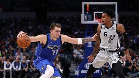 Luka Doncic legte beim Sieg gegen die San Antonio Spurs ein gelungenes Comeback aufs Parkett