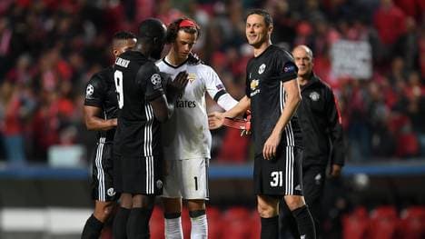 Romelu Lukaku spendet Mile Svilar Trost