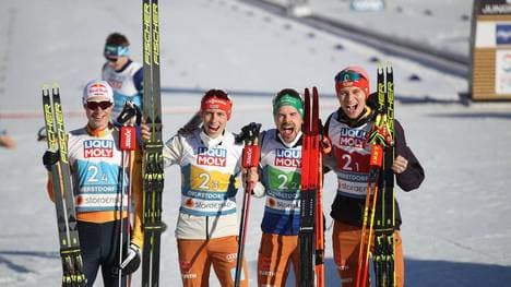 Vinzenz Geiger, Eric Frenzel, Fabian Rießle und Terence Weber (v.l.) gewannen WM-Silber im Team