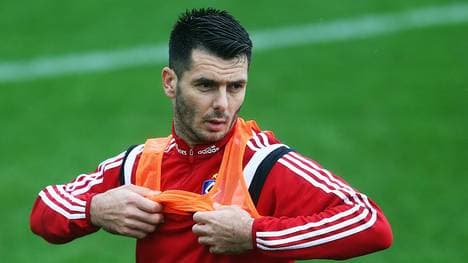 Der frühere Bundesliga-Profi Emir Spahic wurde bei einem Autounfall in seiner Heimat schwer verletzt