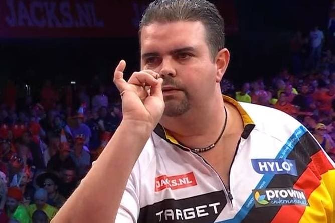 Clemens-Aus nach Fehlstart, Littler gewinnt Matchdart-Drama