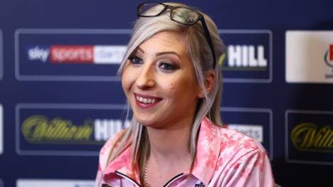 Fallon Sherrock wird erstmals bei der Premier League auftreten