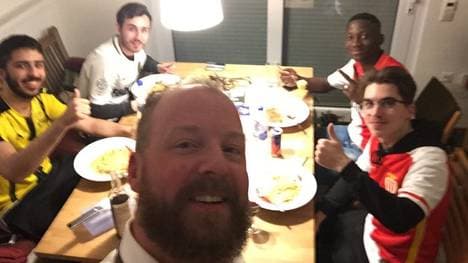 Die Dortmunder Fans boten den Gästen aus Monaco Übernachtungsmöglichkeiten an