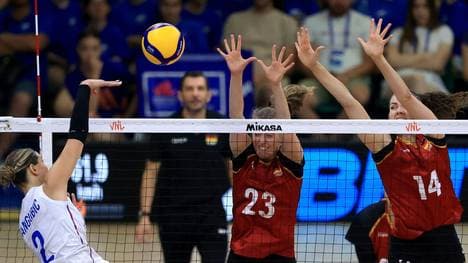 Die deutschen Volleyballerinnen beim Sieg gegen Serbien