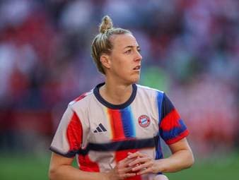 Carolin Simon verlässt den FC Bayern zum Saisonende. Die Verteidigerin findet gen Abschied bewegende Worte über ihren siebenjährigen Fußball-Aufenthalt in München.