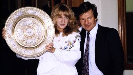 Steffi und Vater Peter Graf nach dem Wimbledon-Sieg 1989