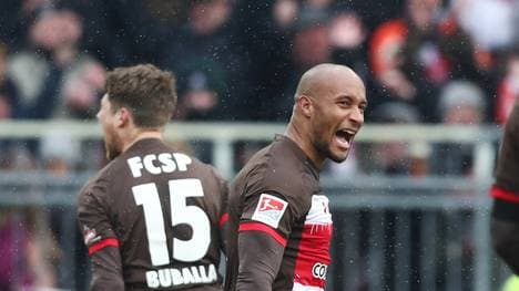 FC St. Pauli v Holstein Kiel - Second Bundesliga
