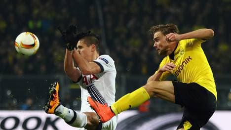 Marcel Schmelzer (r.) gewann das Hinspiel in Dortmund klar