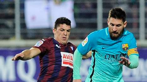 Ander Capa (l.) verlässt SD Eibar Richtung Bilbao