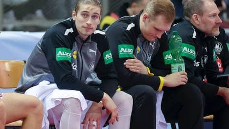 Knorr (l.) saß das Spiel in Österreich auf der Bank