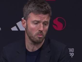 Sir Alex Ferguson wurde vor dem Duell zwischen Manchester United und Liverpool FC ins Krankenhaus gebracht, nachdem er sich unwohl gefühlt hatte. Interimstrainer Michael Carrick äußert die Hoffnung auf eine schnelle Genesung der Trainerlegende.